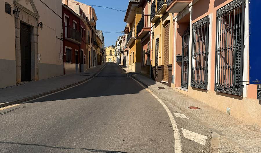A narrow village street in a Marina Alta village